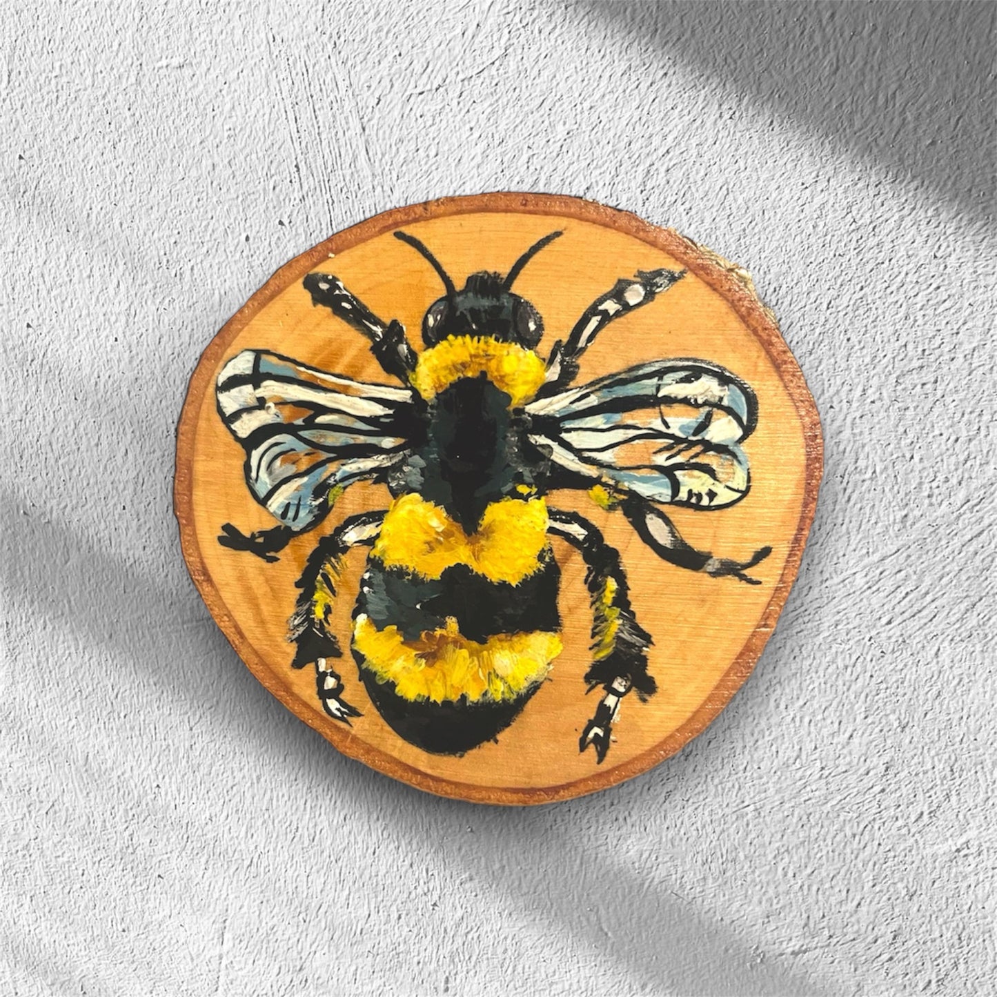 PINTURA EN RODAJA DE MADERA ORIGINAL (ABEJA )
